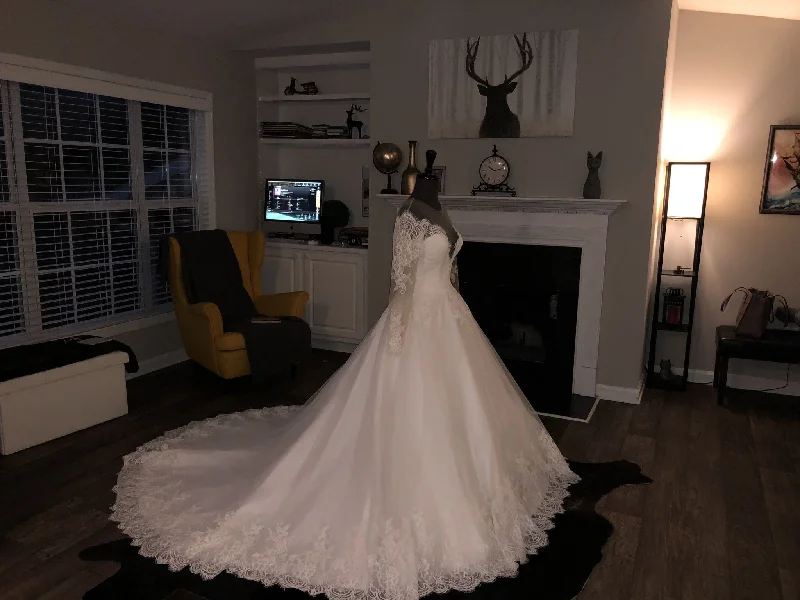 Final Clearance Allure Bridals 9366