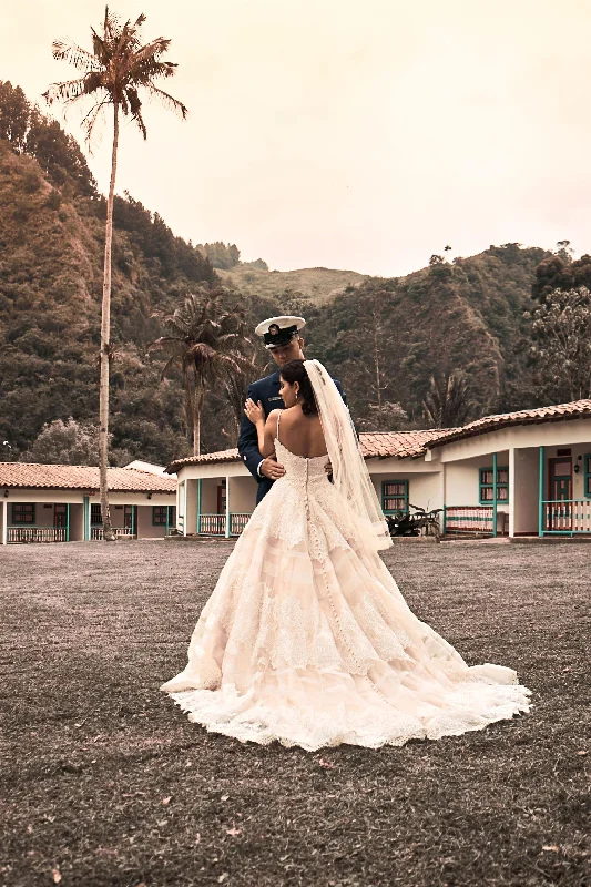 Markdowns Allure Bridals 9400