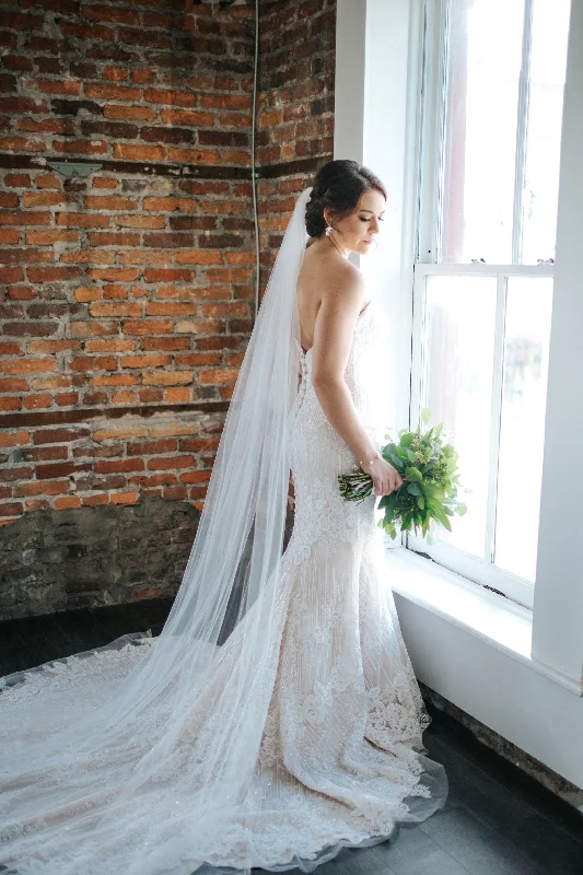 Blowout Deals Allure Bridals 9350