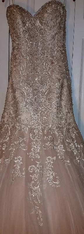 Take Advantage Allure Bridals 9275