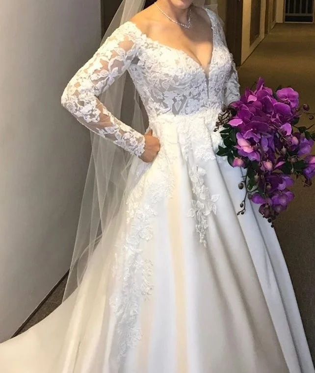 Exclusive Deal Martina Liana 1075 with long sleeves added by the designer