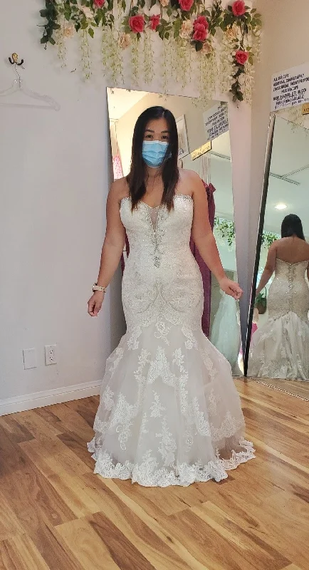 Seasonal Clearance Allure Bridals 9376
