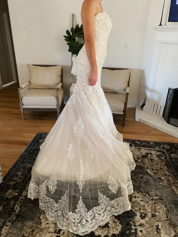 Limited Time Offer Allure Bridals 9361