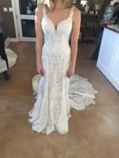 Price Slash Martina Liana Lace