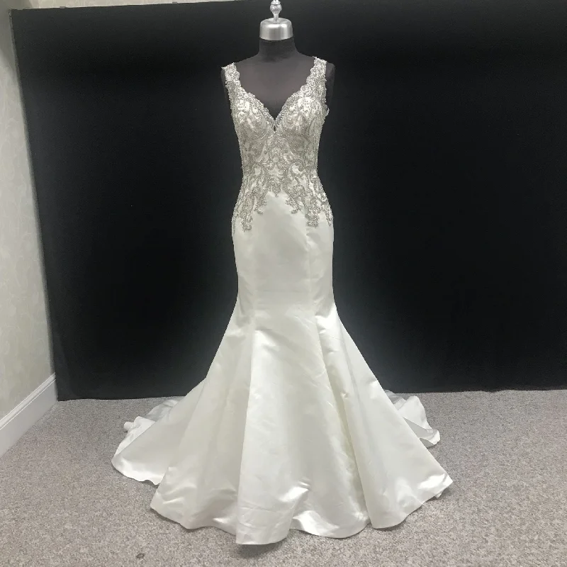 Exclusive Offers Allure Bridals 9362