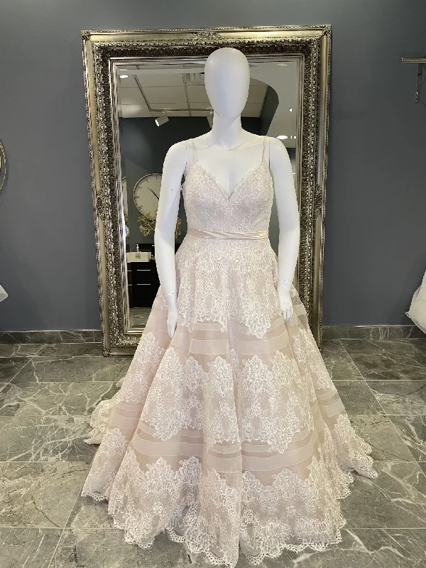 Hurry In Allure Bridals 9400