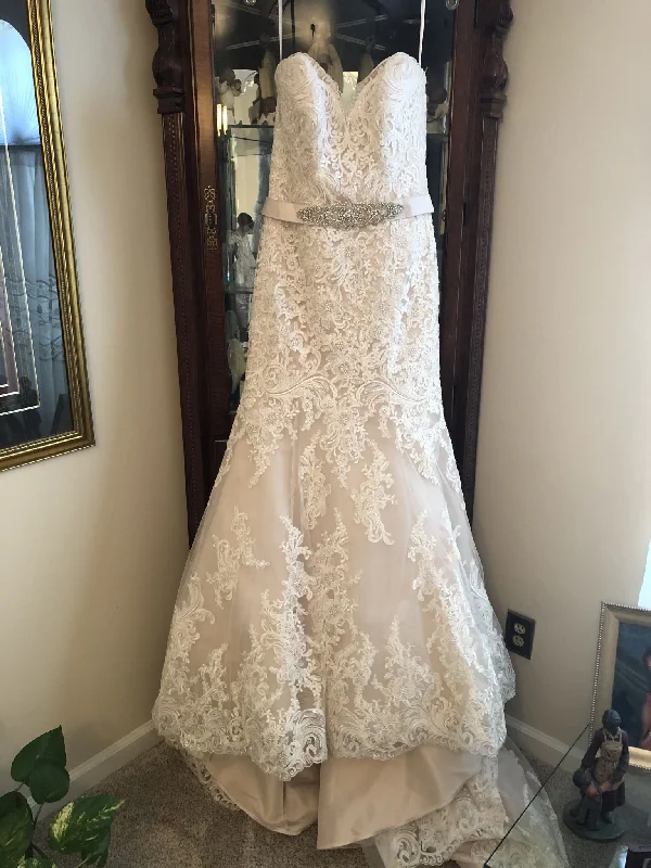 Limited Quantity Allure Bridals 9368