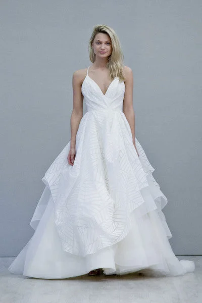 Massive Deals Hayley Paige Behati Style 6550
