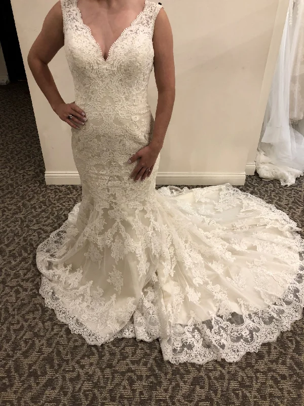 Crazy Deals Allure Bridals 9322
