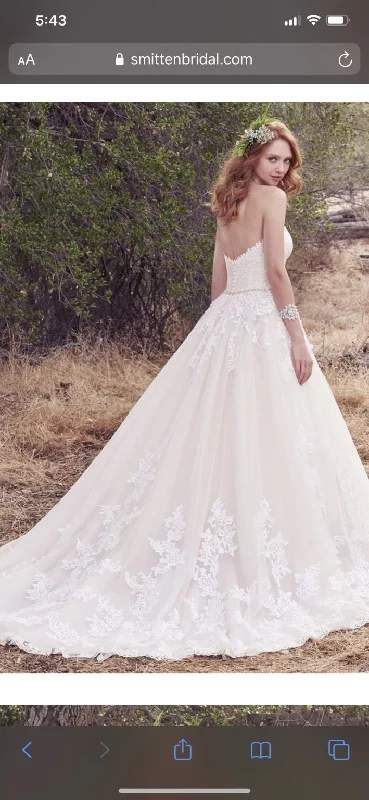 YEAR-End Sale Maggie Sottero Irma