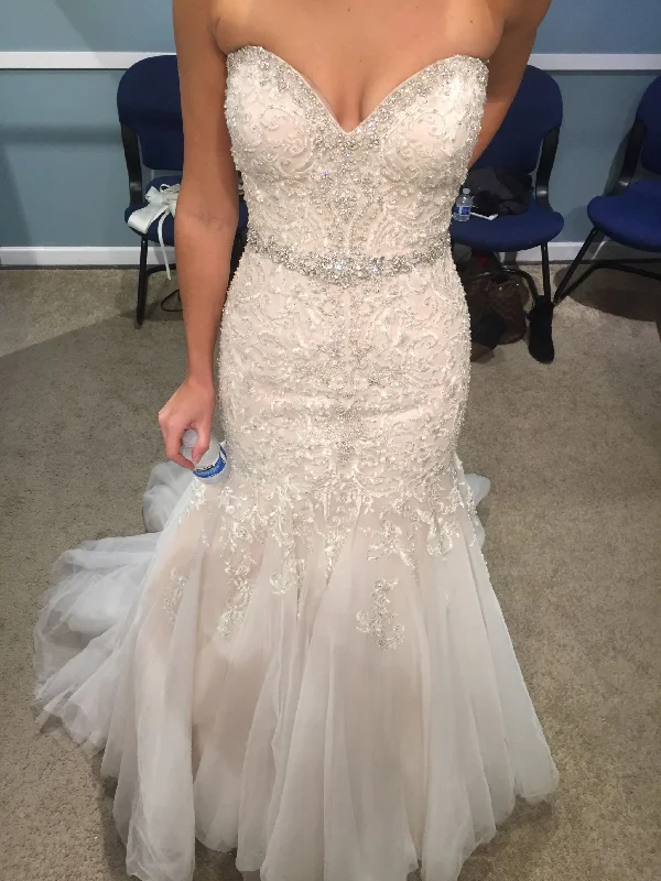 One-DAY Sale Allure Bridals 9275