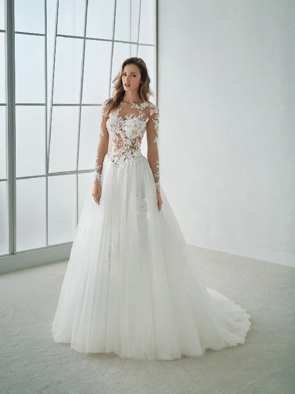 Price Slash Pronovias Fergie