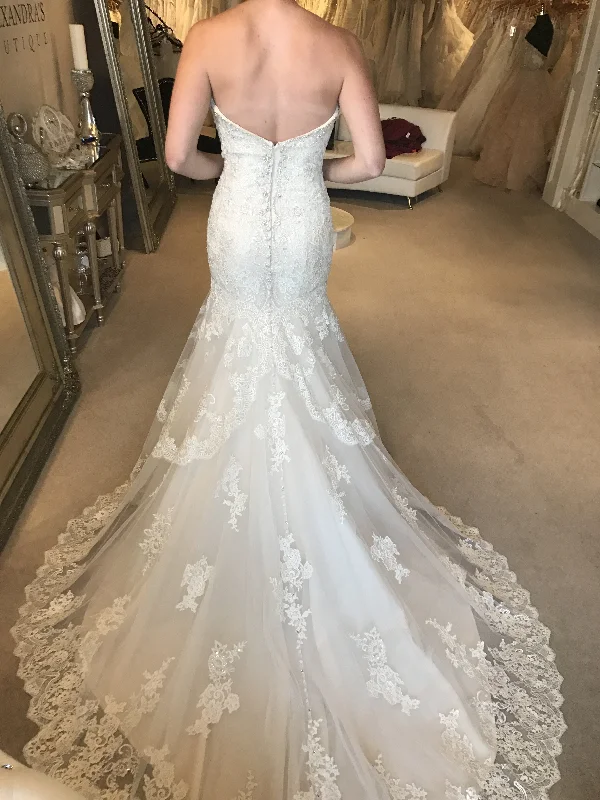 Special Buy Allure Bridals 9376