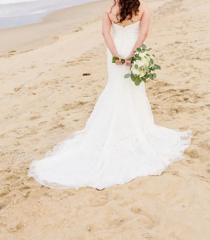 Closeout Sale Allure Bridals 9350