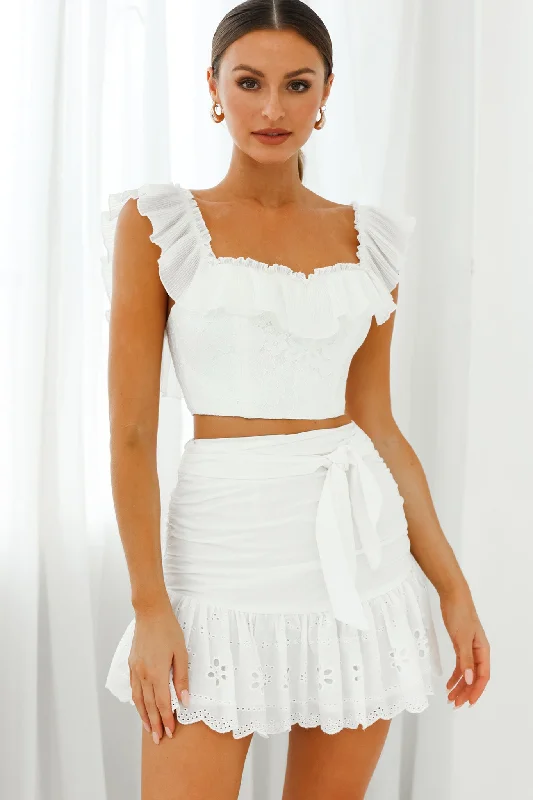Price Drop Dreamy On Or Off-Shoulder Frill Crop Top White