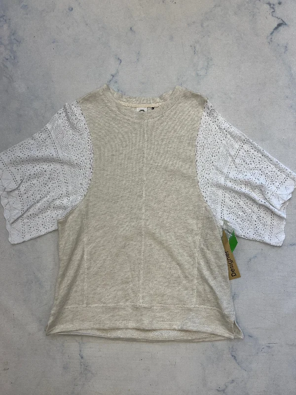 Big Discounts Top Short Sleeve By Akemi And Kin  Size: Xxs