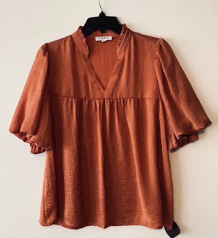 Super Bargain Top Short Sleeve By Thml In Orange, Size: M