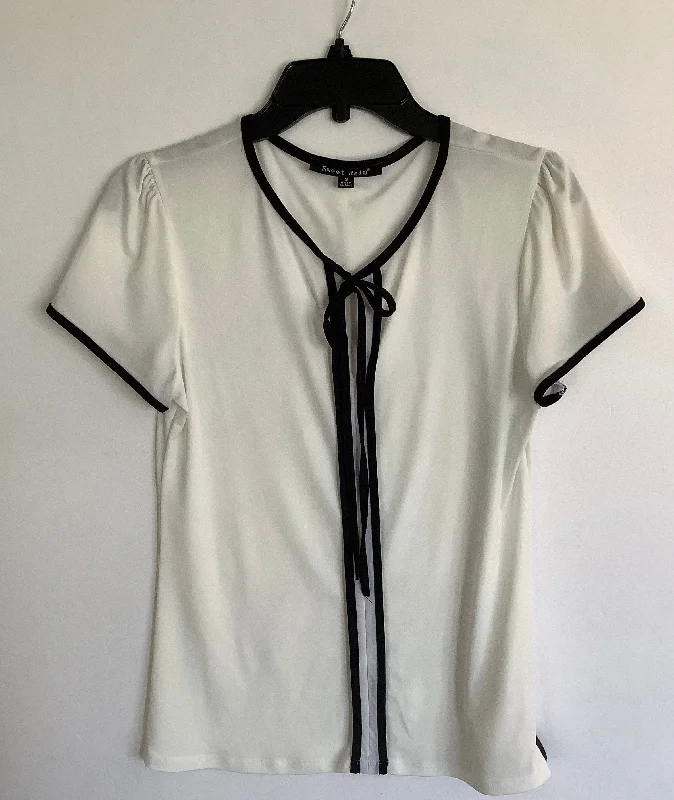 Huge Savings Top Sleeveless By Sweet Rain In White, Size: S